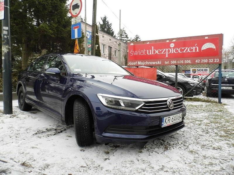 Używany VW Passat 150 KM (110 kW) 2017 Granatowy Sedan/Limuzyna
