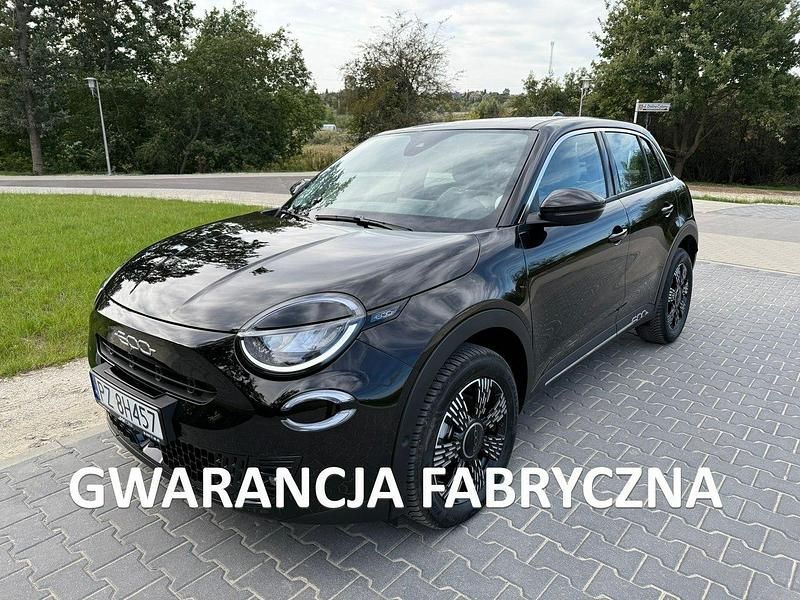 Czarny Używany 2024 Fiat 600 SUV | 83 900 zł - Obraz 1/4