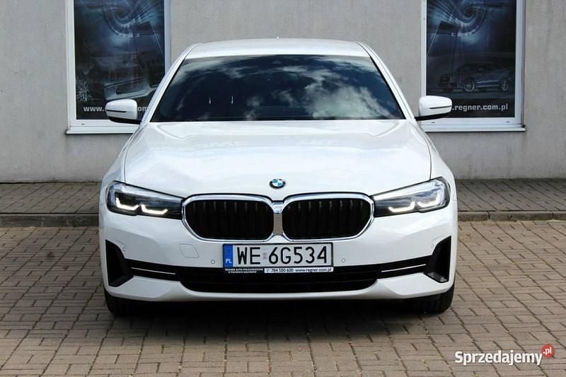 Biały Używany 2022 BMW 518 Sedan/Limuzyna | 129 900 zł (Super Cena) - Obraz 1/4