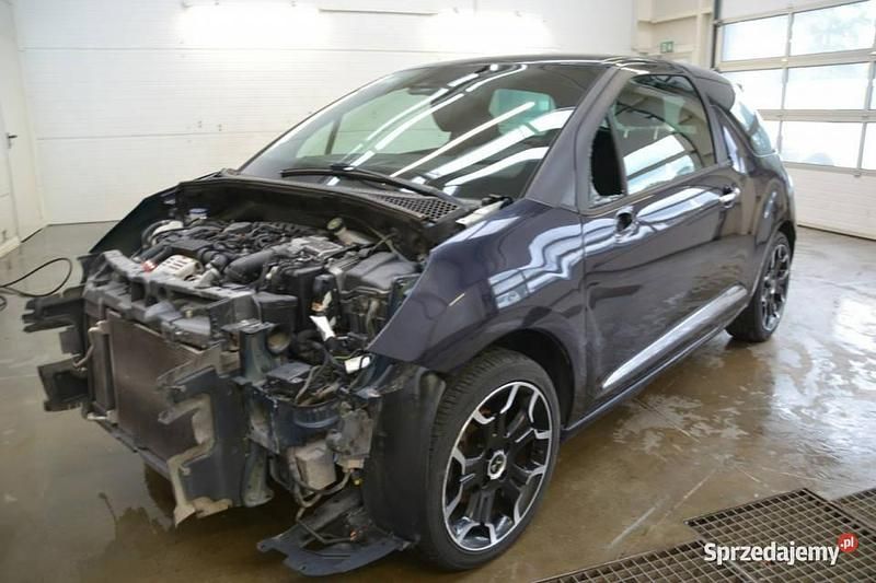 Czarny Używany 2016 Citroën DS3 Hatchback | 9800 zł - Obraz 1/4