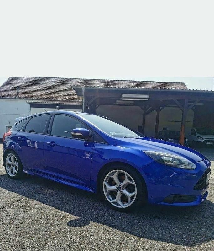 Używany Ford Focus ST 2013 Niebieski Hatchback