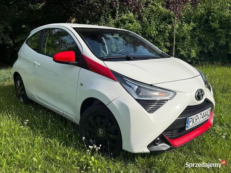 Biały Używany 2019 Toyota Aygo Hatchback | 27 500 zł (Super Cena) - Obraz 1/4
