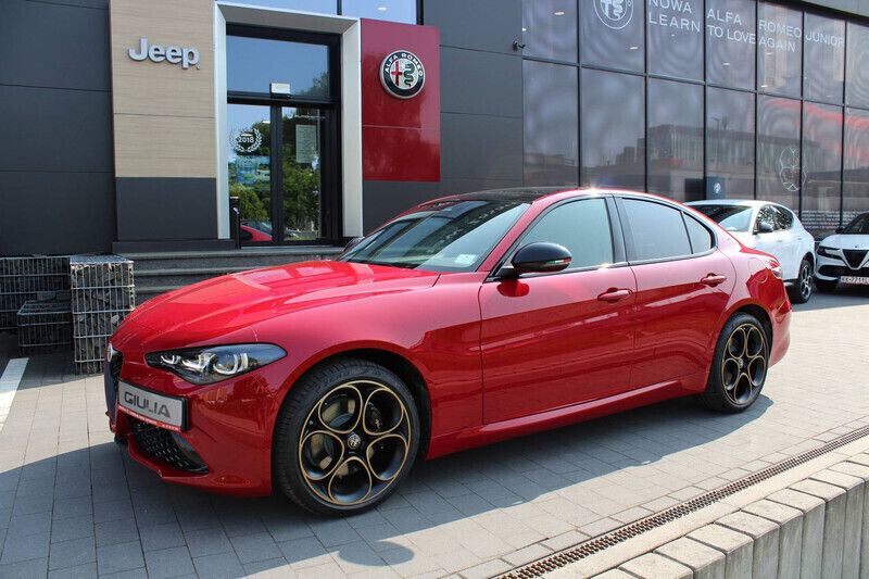 Lakier pastelowy czerwony alfa red Nowe 2025 Alfa Romeo Giulia Sedan/Limuzyna | 231 220 zł (Uczciwa cena) - Obraz 1/4