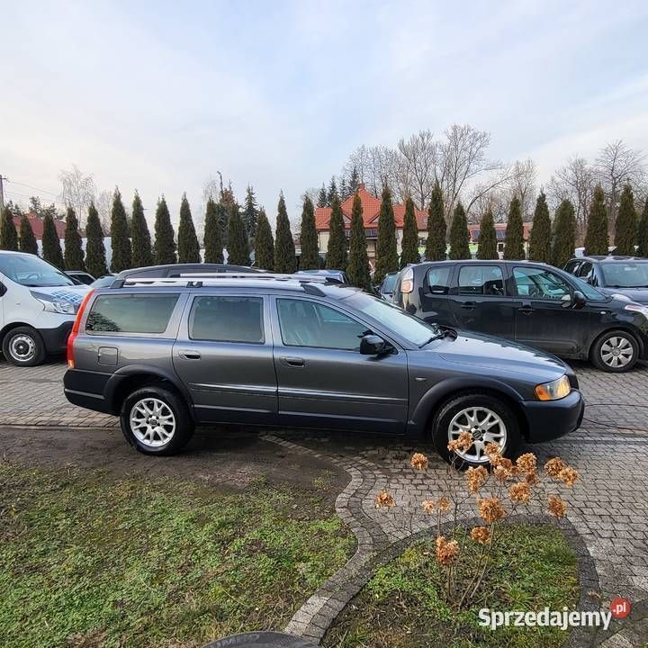 Używany Volvo XC70 Momentum 2005 Grafitowy SUV
