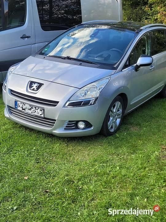 Srebrny Używany 2011 Peugeot 5008 Minivan | 17 000 zł (Dobra cena) - Obraz 1/4