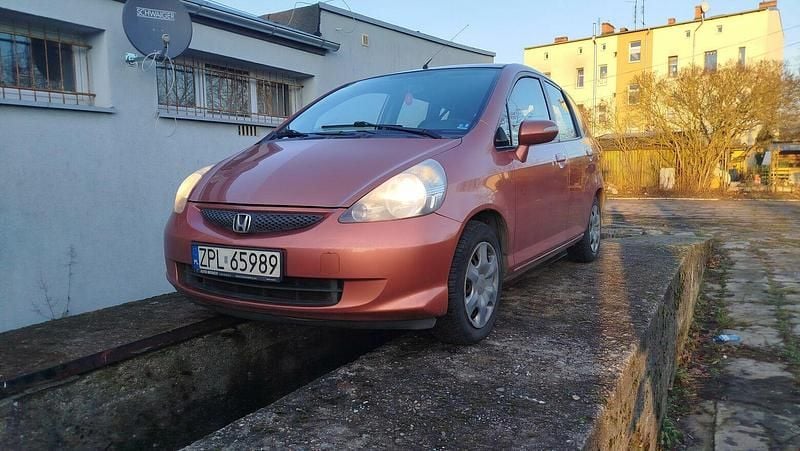 Inny kolor Używany 2006 Honda Jazz Hatchback | 3900 zł (Dobra cena) - Obraz 1/4