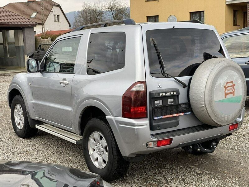 Używany Mitsubishi Pajero 116 KM (85 kW) 2005 Srebrny (metalik) SUV