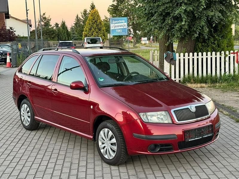 Bordowy (metalik) Używany 2006 Skoda Fabia Kombi | 9900 zł (Drogi) - Obraz 1/4