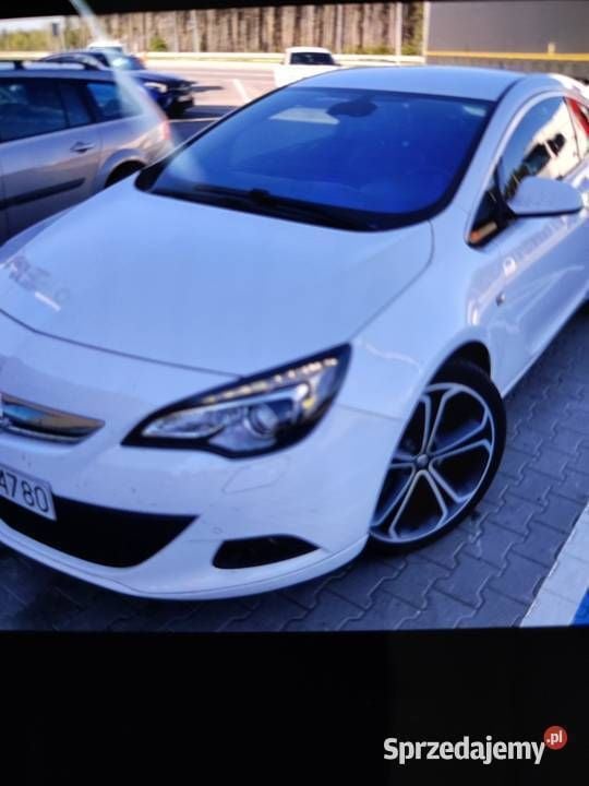 Biały Używany 2012 Opel Astra GTC | 33 500 zł (Uczciwa cena) - Obraz 1/4