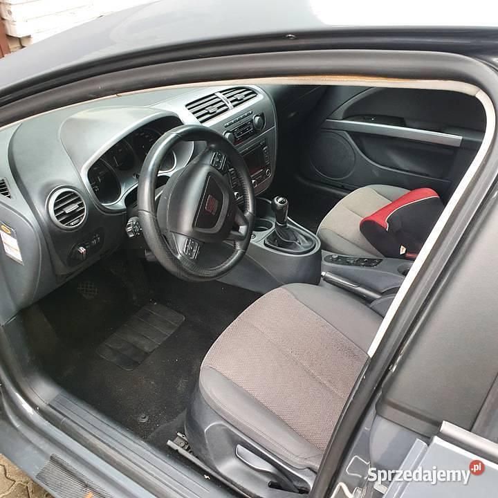 Używany Seat Leon 2010 Szary Hatchback