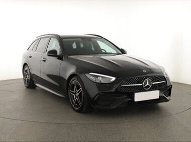 Czarny Używany 2023 Mercedes A200 Kombi | 210 000 zł - Obraz 1/4