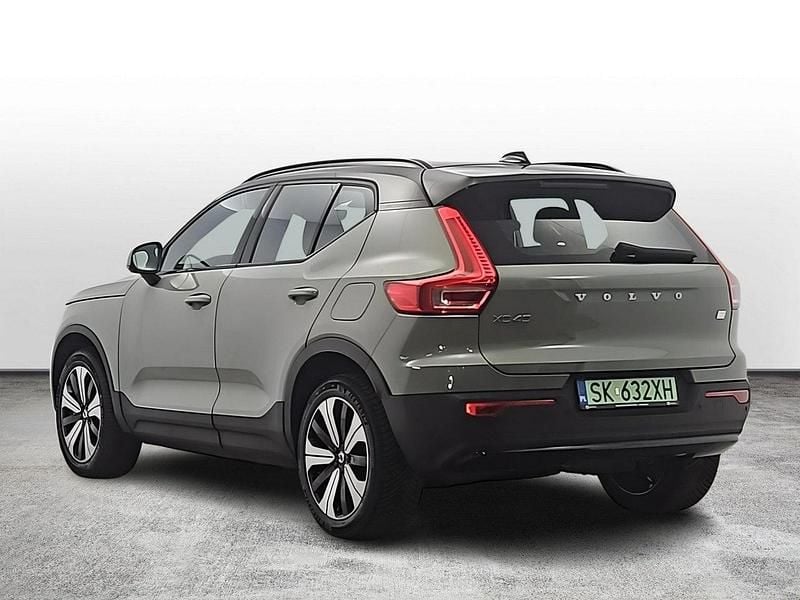 Używany Volvo XC40 Core 300 kW (408 KM) 2023 Zielony (metalik) SUV