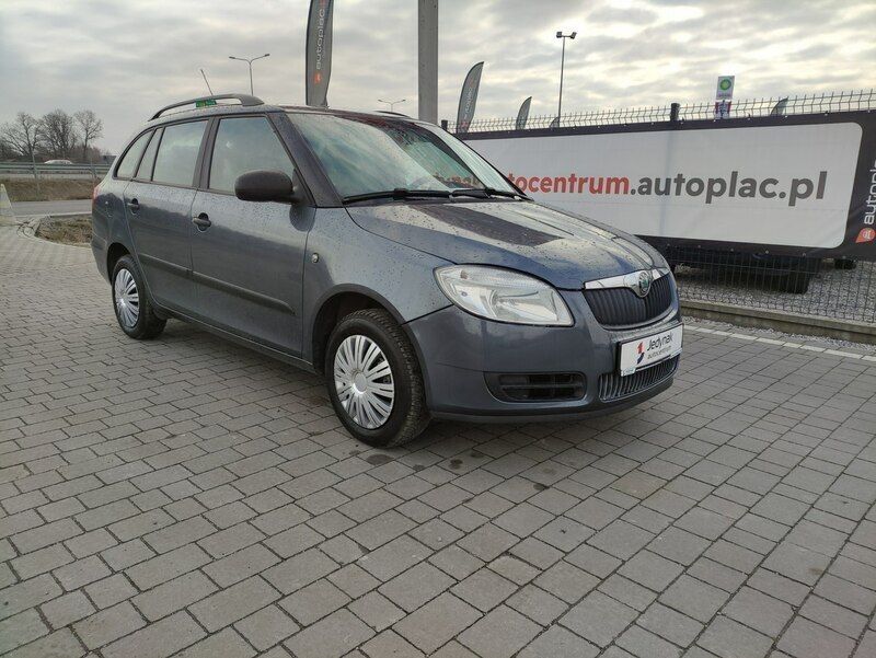 Granatowy Używany 2009 Skoda Fabia Kombi | 10 900 zł (Drogi) - Obraz 1/4