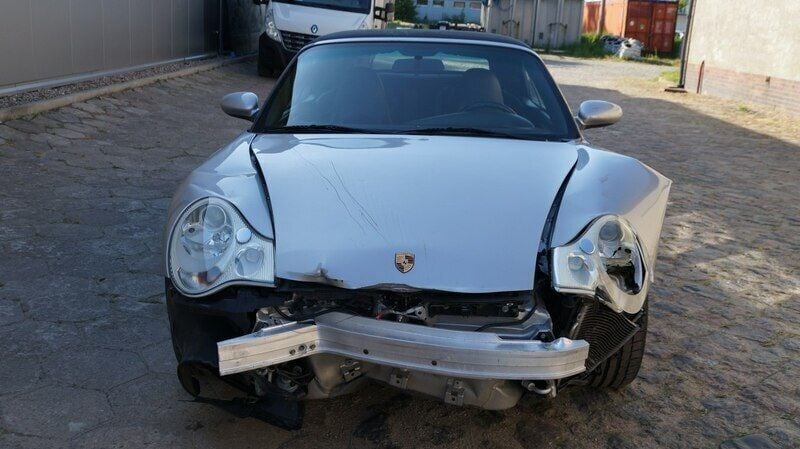 Używany Porsche 911 320 KM (235 kW) 2003 Srebrny (metalik) Kabriolet