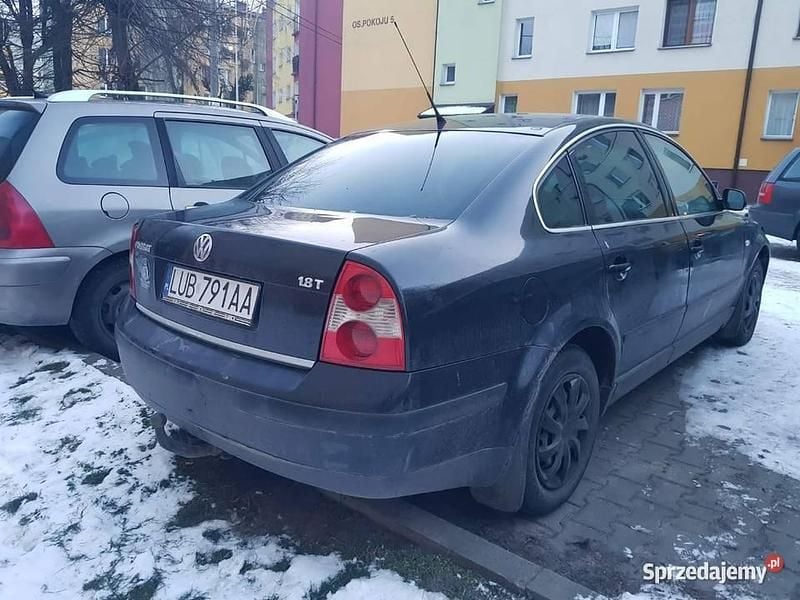 Czarny Używany 2002 VW Passat Sedan/Limuzyna | 3500 zł (Dobra cena) - Obraz 1/4