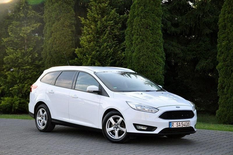 Używany Ford Focus 120 KM (88 kW) 2015 Biały Kombi