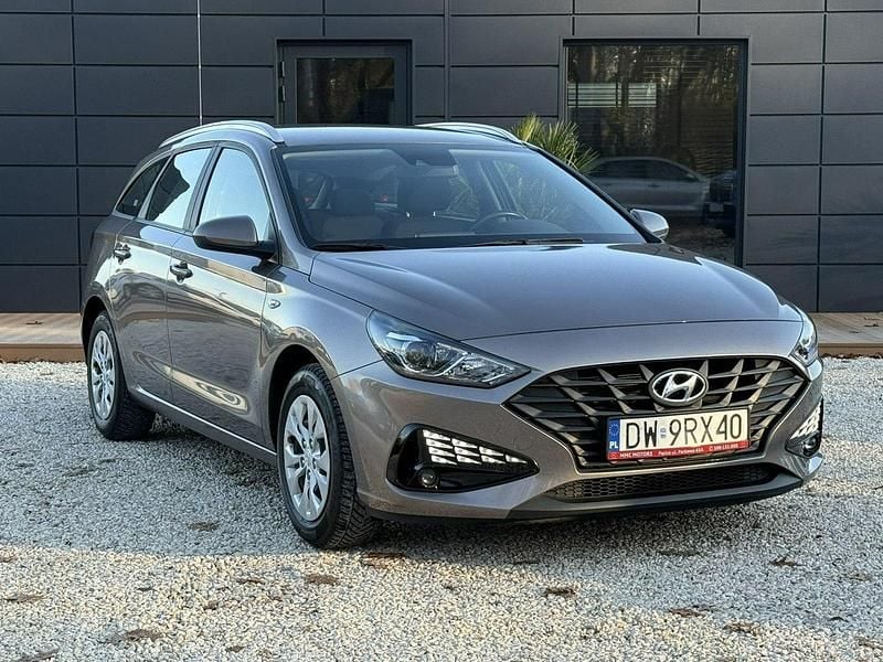 Brązowy (metalik) Używany 2022 Hyundai i30 Kombi | 57 800 zł (Uczciwa cena) - Obraz 1/3