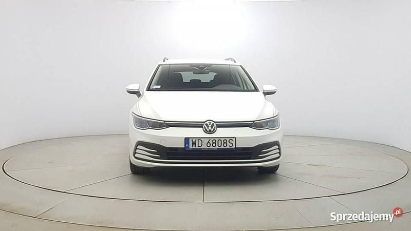Biały Używany 2022 VW Golf VIII Life Kombi | 84 850 zł (Uczciwa cena) - Obraz 1/4