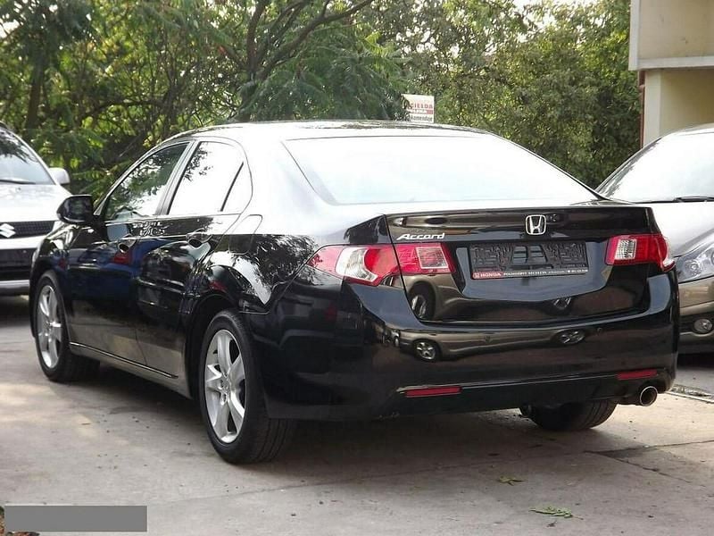 Używany Honda Accord 156 KM (114 kW) 2010 Czarny Sedan/Limuzyna