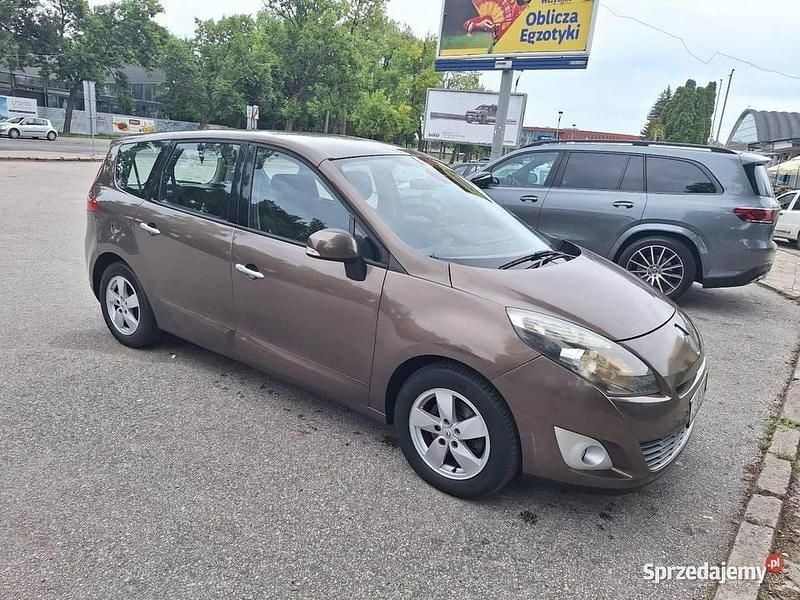 Brązowy Używany 2009 Renault Grand Scénic III Minivan | 17 300 zł (Uczciwa cena) - Obraz 1/4