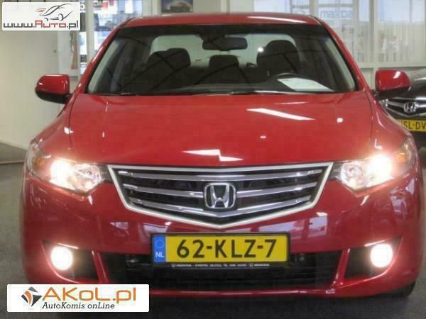 Używany Honda Accord 156 KM (114 kW) 2010 Czerwony Sedan/Limuzyna