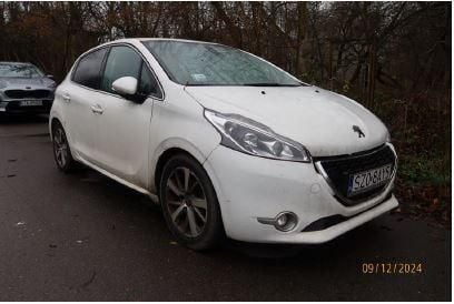 Biały Używany 2012 Peugeot 208 Hatchback | 14 200 zł (Dobra cena) - Obraz 1/4