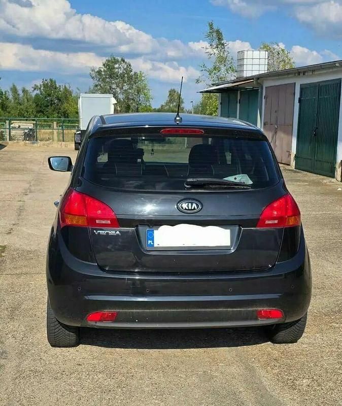 Używany Kia Venga 2015 Czerwony Hatchback
