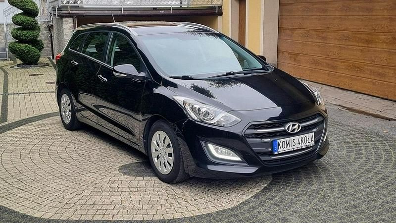 Czarny (metalik) Używany 2015 Hyundai i30 Kombi | 27 900 zł (Uczciwa cena) - Obraz 1/4