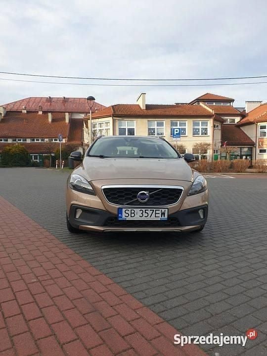 Używany Volvo V40 2014 Brązowy Hatchback