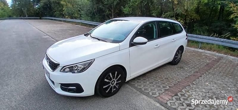 Biały Używany 2018 Peugeot 308 Kombi | 37 600 zł (Dobra cena) - Obraz 1/4
