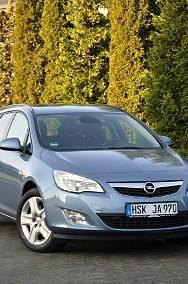 Używany Opel Astra 180 KM (132 kW) 2011 Niebieski Kombi