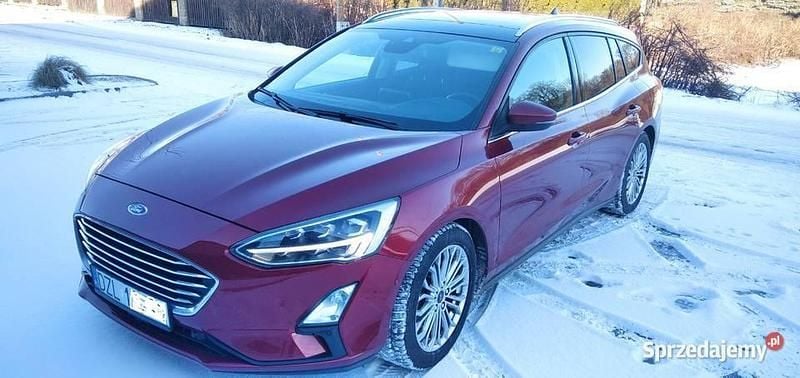Bordowy Używany 2019 Ford Focus Titanium X Kombi | 50 000 zł (Dość drogi) - Obraz 1/4