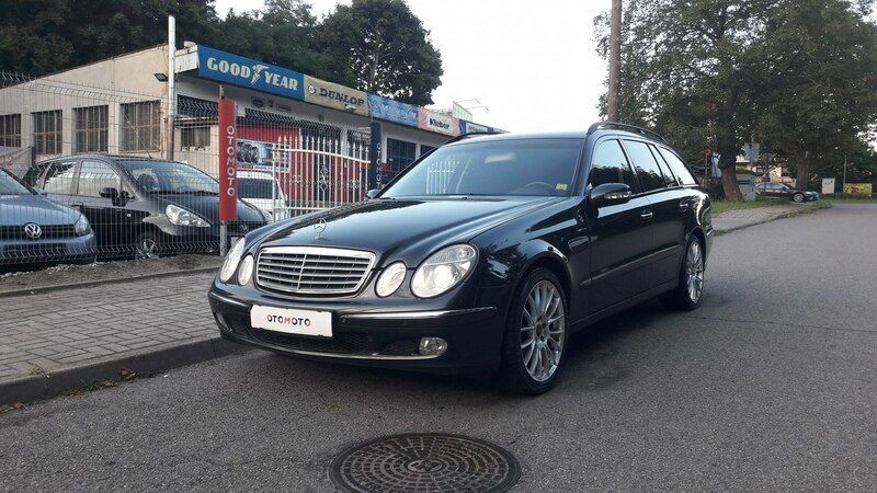 Używany Mercedes E220 Elegance 150 KM (110 kW) 2004 Grafitowy Sedan/Limuzyna