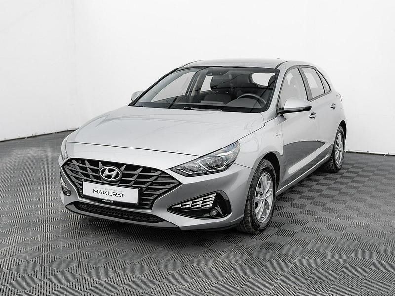 Używany Hyundai i30 110 KM (80 kW) 2022 Srebrny (metalik) Hatchback