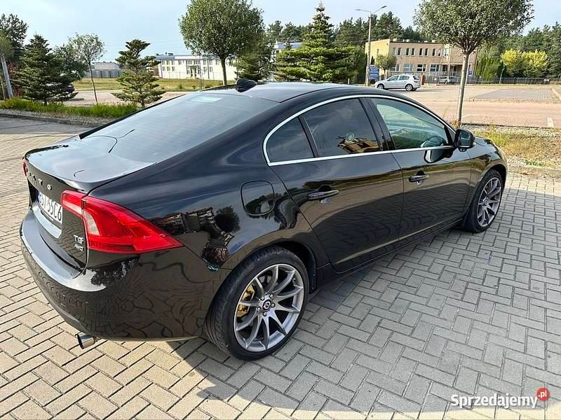Używany Volvo S60 2011 Czarny Sedan/Limuzyna