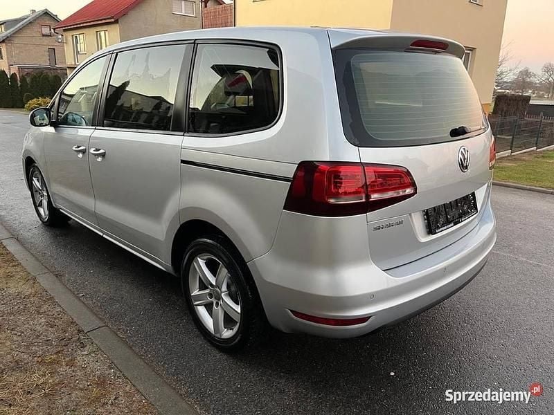 Używany VW Sharan 2016 Srebrny Minivan