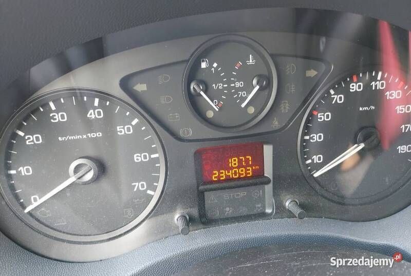 Używany Citroën Jumpy 2015 Czarny Minivan