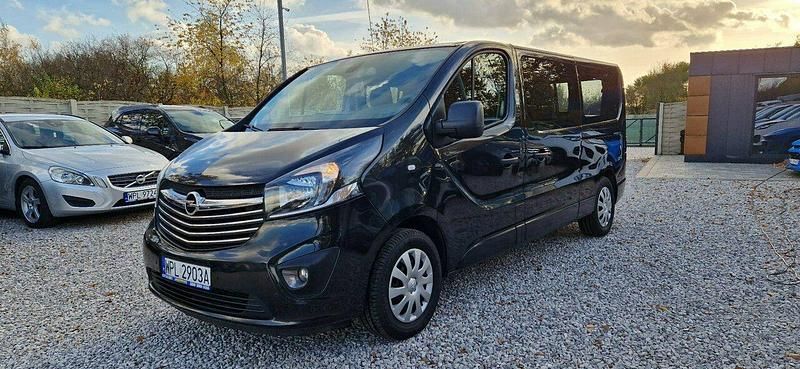 Używany Opel Vivaro 145 KM (106 kW) 2017 Czarny Minivan