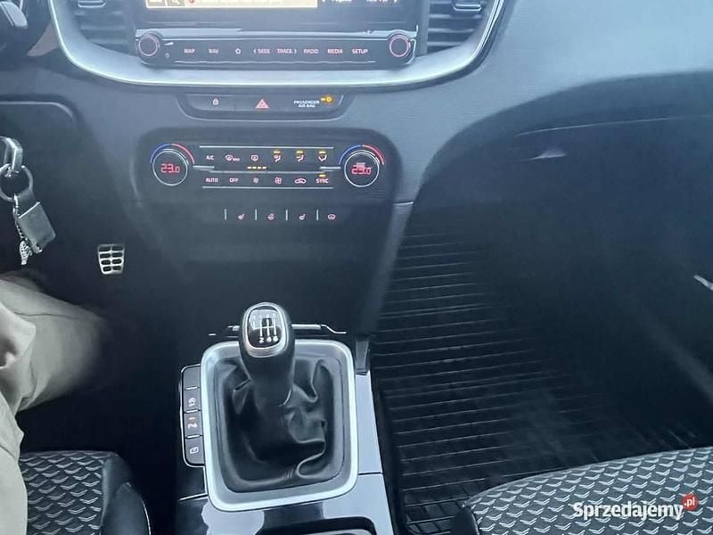 Używany 2022 Kia Ceed Hatchback | 73 000 zł (Uczciwa cena) - Obraz 1/4