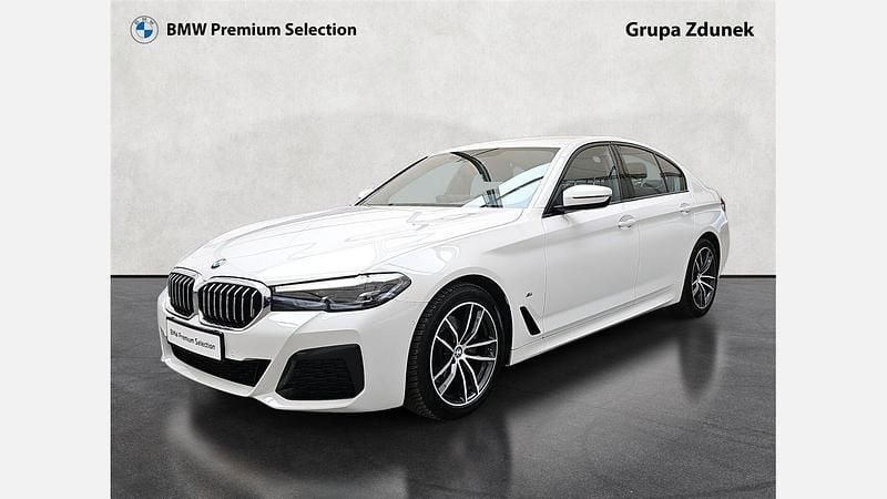 Biel alpejska Używany 2022 BMW 518 Shadowline Sedan/Limuzyna | 157 900 zł (Uczciwa cena) - Obraz 1/3