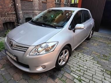 Srebrny Używany 2010 Toyota Auris Hatchback | 16 900 zł (Super Cena) - Obraz 1/4