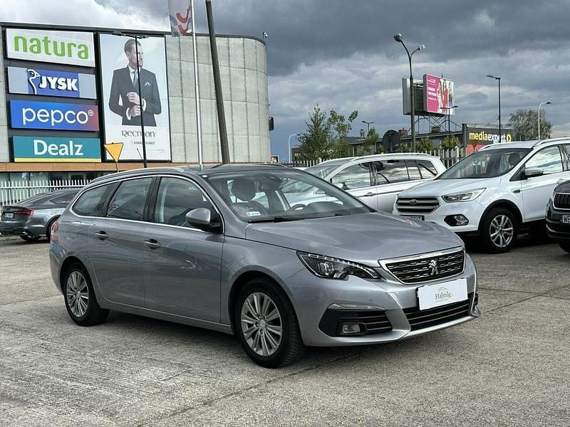 Używany Peugeot 308 SW 130 KM (95 kW) 2018 Szary (metalik) Kombi