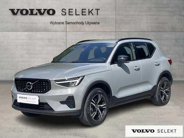 Szary Używany 2025 Volvo XC40 SUV | 164 900 zł (Dobra cena) - Obraz 1/3