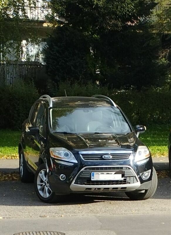 Czarny Używany 2012 Ford Kuga SUV | 48 000 zł (Drogi) - Obraz 1/4