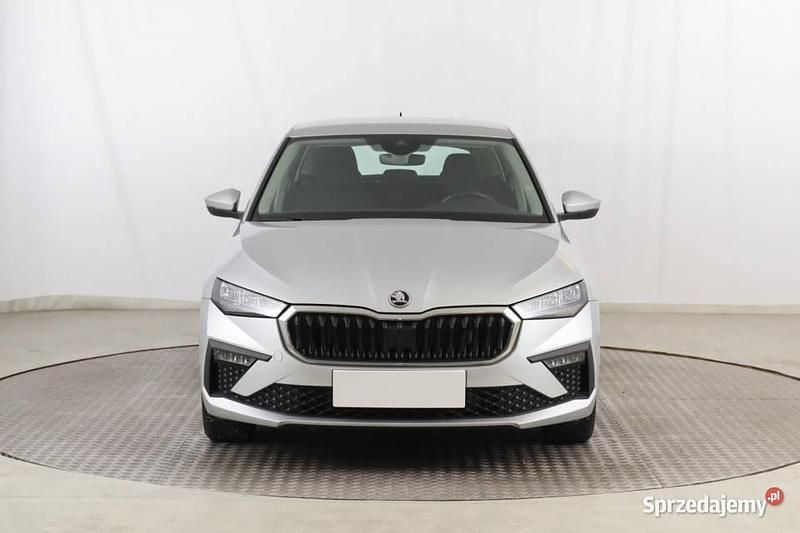 Używany Skoda Scala 2024 Srebrny Hatchback