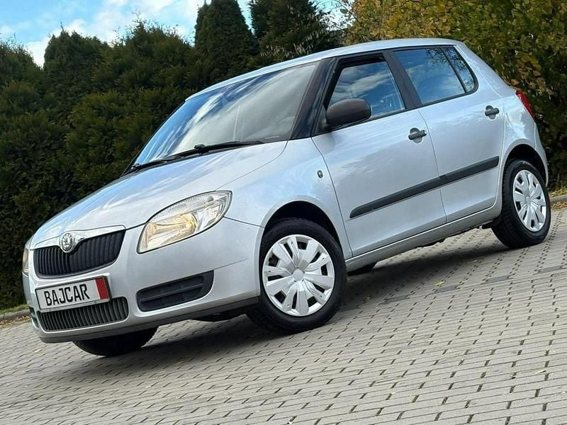 Szary (metalik) Używany 2009 Skoda Fabia Hatchback | 12 999 zł (Dobra cena) - Obraz 1/4