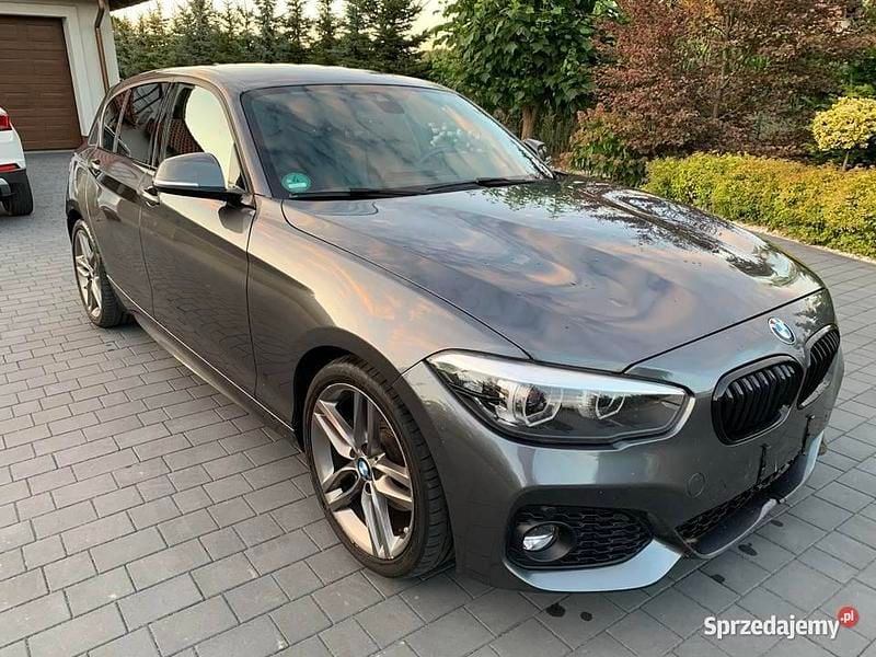 Szary Używany 2019 BMW 125 Shadowline Hatchback | 61 800 zł - Obraz 1/4