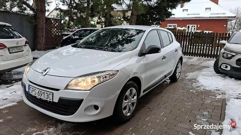 Używany Renault Mégane III Authentique 100 KM (73 kW) 2012 Biały Hatchback