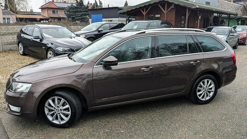 Używany Skoda Octavia 110 KM (80 kW) 2017 Brązowy Kombi