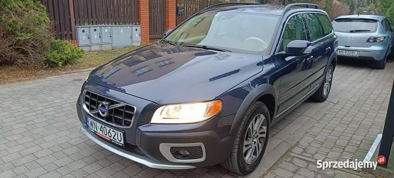 Niebieski ciemny (metalik) Używany 2012 Volvo XC70 Momentum SUV | 50 500 zł - Obraz 1/4